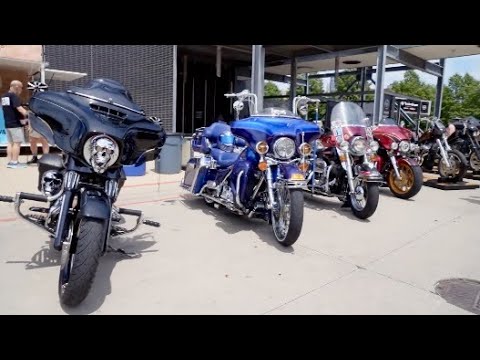 Bikers show off