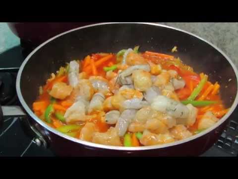 Cozinhando com Marcia jacobina!  Macarrão com legumes e camarão!