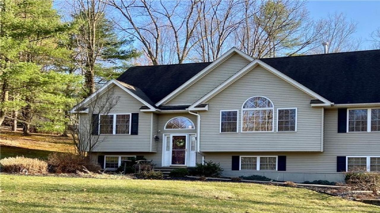 237 Fostertown Road, Newburgh, NY Presented by Gina DeCerbo.