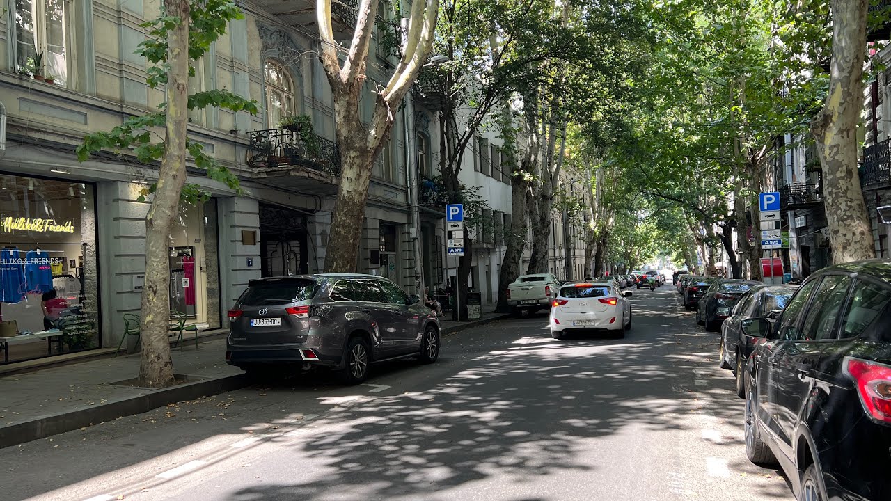 Тбилиси. Шиндиси- Сололаки. Возвращаемся в город. Жаркая июльская суббота.