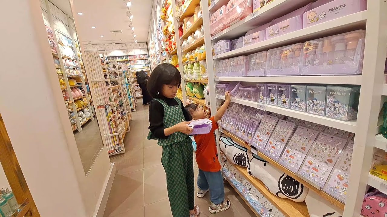 KAK DARA MAU BELANJA DI MALL !! BUNDA BANTU PILIHIN