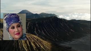 Jauh di mata dekat di hati.... Album kenangan Elvie Sukaesih feat Megi Z (Lirik lagu)