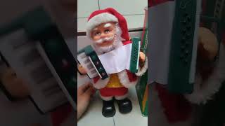 santa con acordeón 🪗 y canta Feliz navidad José Feliciano