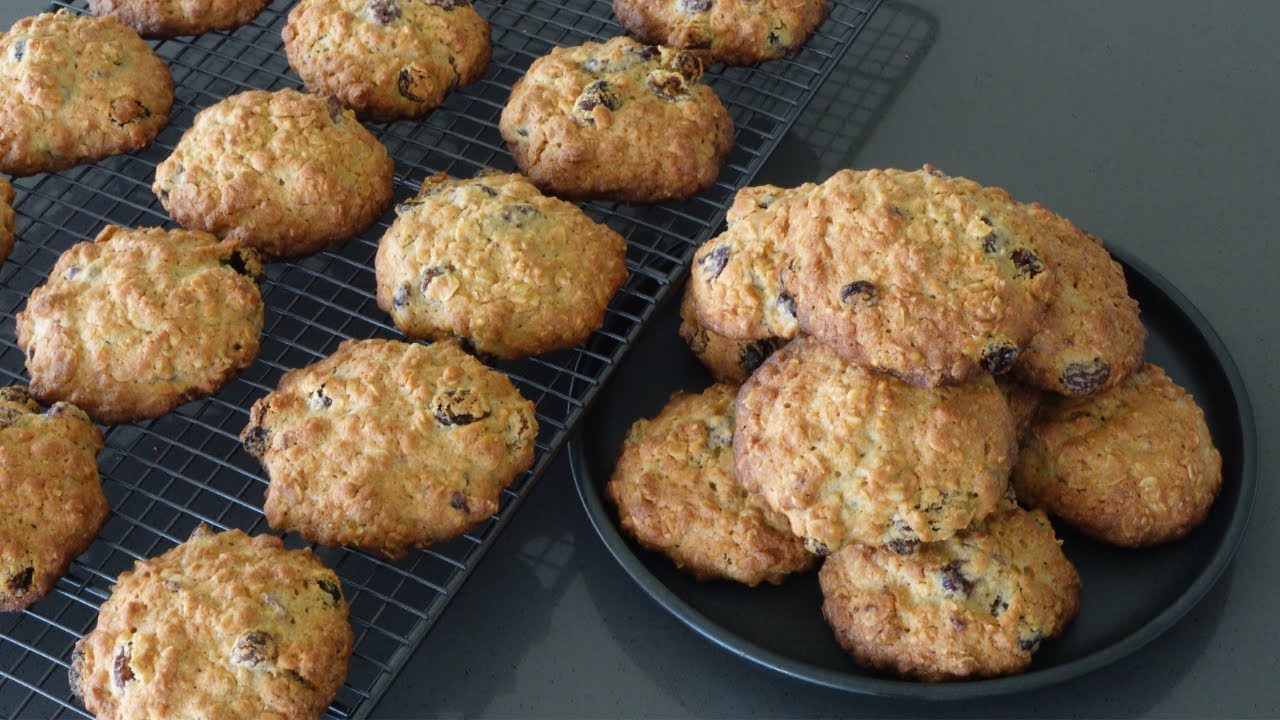 Chewy Oatmeal Raisin and Cranberry Cookies - YouTube