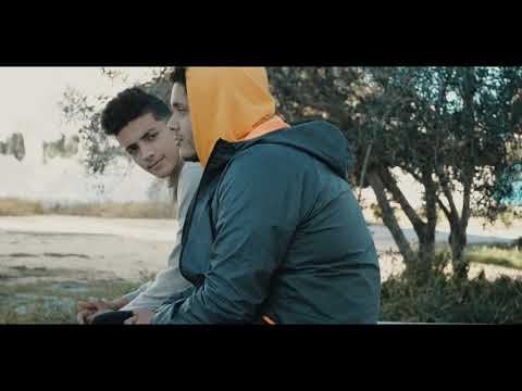 ضربني و بكى صبقني و شكى