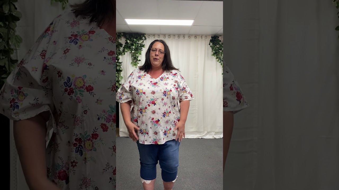 Plus Size White Floral Cotton Blouse - CH5400D