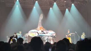Miki — Ça pique un peu quand même en live | L'Élysée Montmartre, Paris 2026