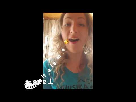 Anna Curly -