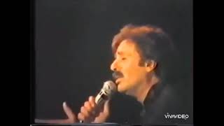 Ferdi Tayfur 1988 Gülhane Konseri - Geri Getir Ömrümü Resimi