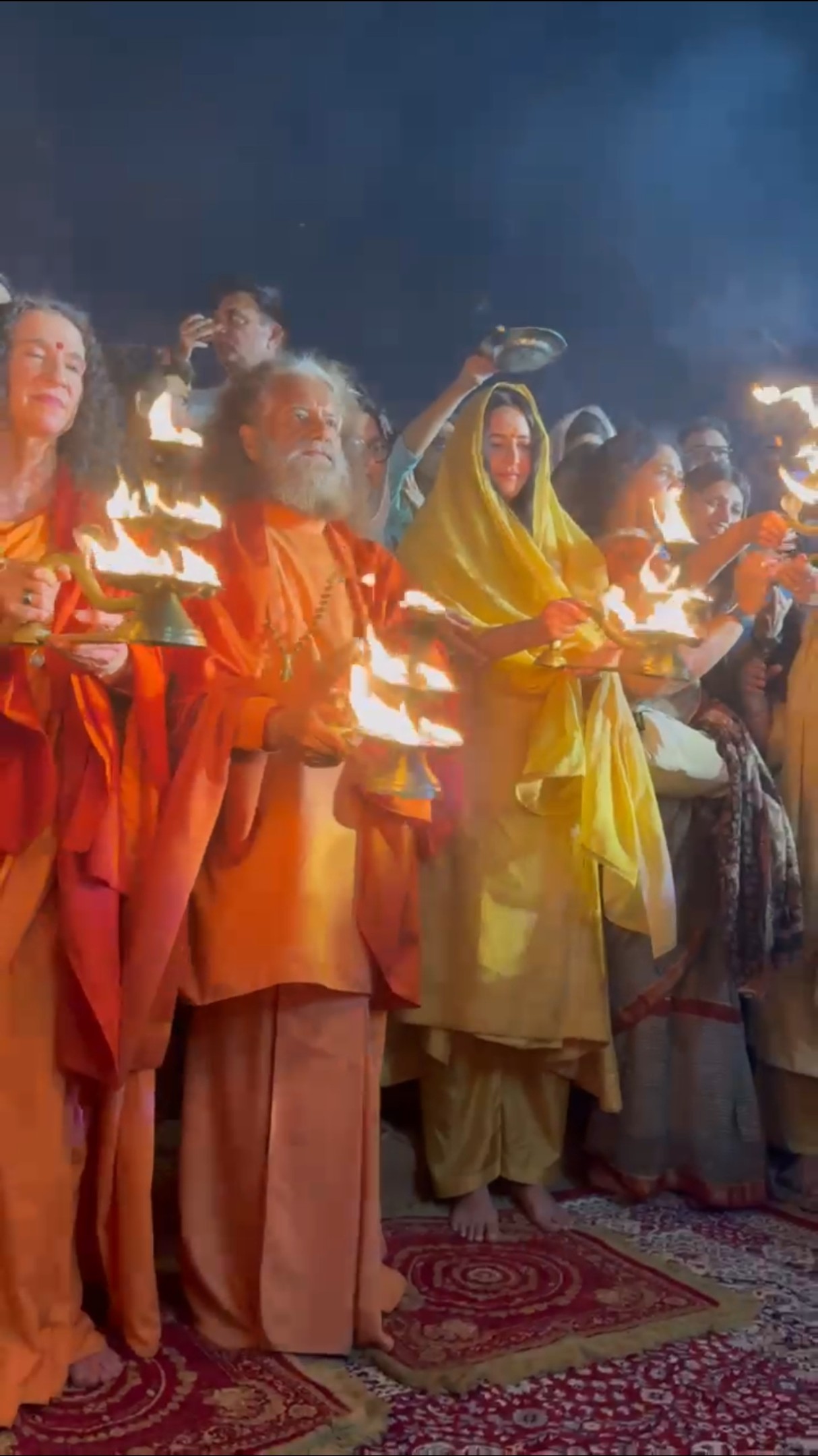 Katrina Kaif, Raveena-Rasha Perform GANGA AARTI Together ?? #shorts #bollywood #trending #mahakumbh