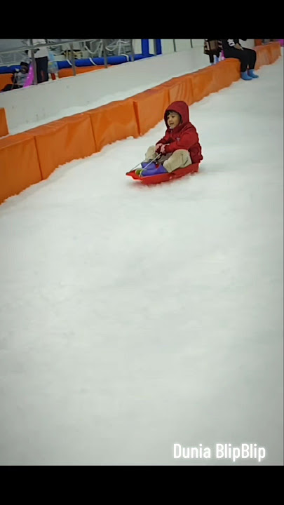 Trans snow world Surabaya #trendfuji #transsnowworldsurabaya #fyp #wisatasurabaya #salju #snow