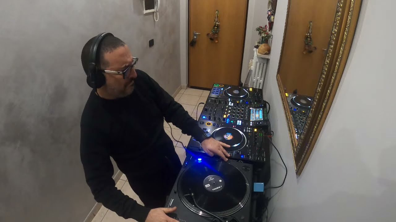 PIONEER XDJ XZ & VINYL…..deep session - YouTube