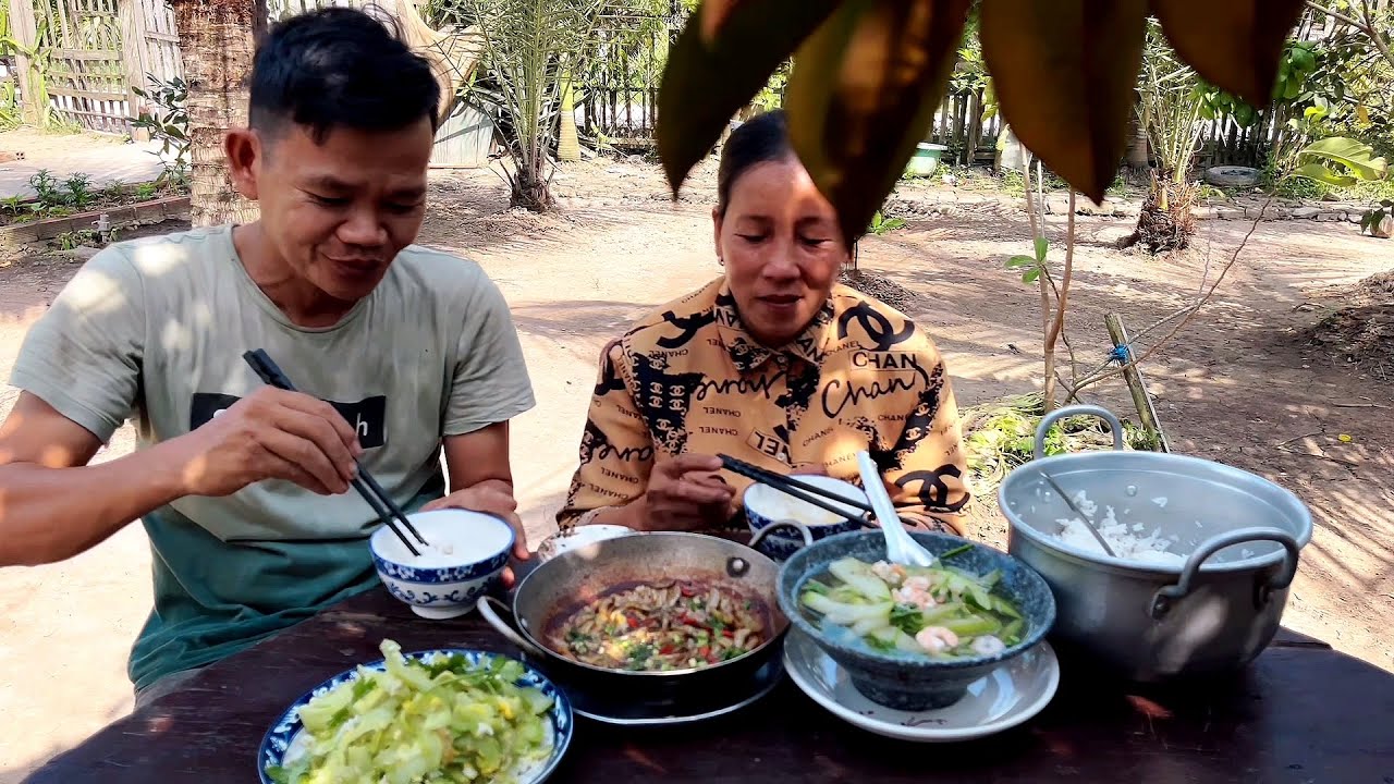 Trồng Hoa Vạn Thọ Cho Ngày Tết Cổ Truyền, Bữa Cơm Chiều Canh Bầu Cá Kho Tiêu | TGT