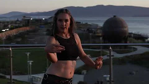 Howling  - Dance with Rachel Carter