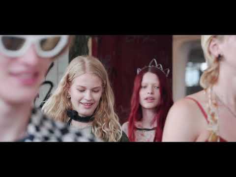 DSQUARED2 SPRING SUMMER 22 BACKSTAGE VIDEO