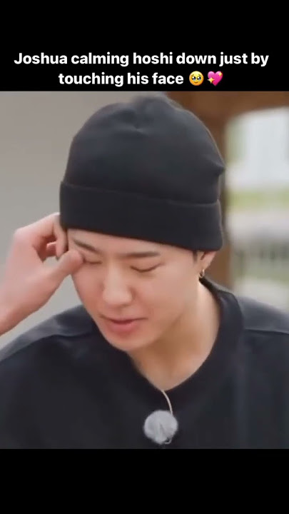 Joshua calming Hoshi by touching his face. I don't blame Hoshi ☺#seventeen #joshua #hoshi #Shorts#