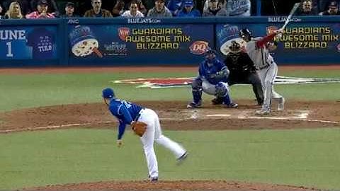 Dansby Swanson belts a go ahead solo shot to center