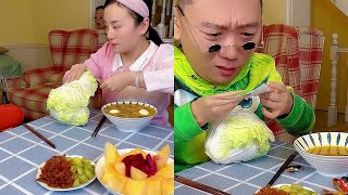 Prank on my husband:A simple action of putting money in it made Lao Yang choose the cabbage himself.