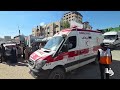 مرضى وجرحى يغادرون قطاع غزة باتجاه معبر رفح الحدودي مع مصر للسفر للعلاج في الخارج