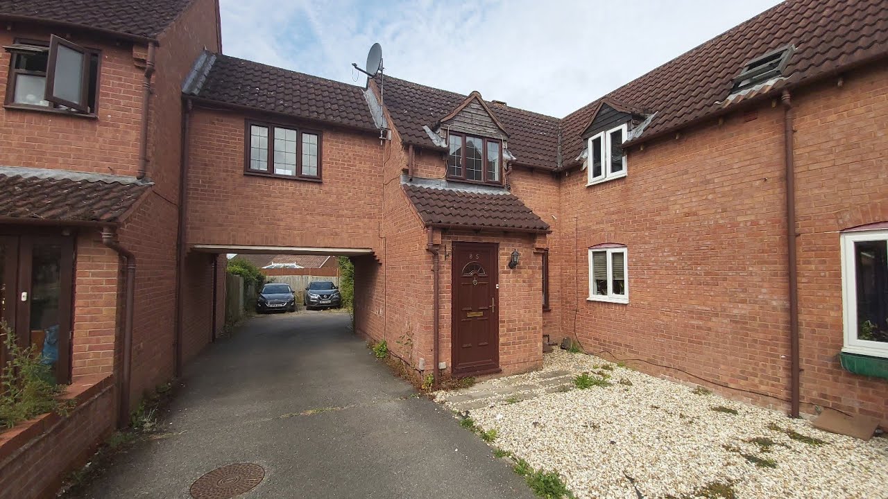 Lanham Gardens, Quedgeley, Gloucester YouTube