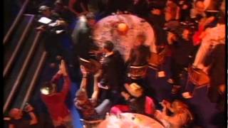 Robbie Williams wins British Male presented by Jools Holland &amp; Ian Drury | BRIT Awards 1999