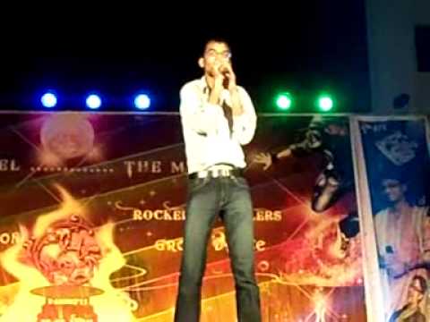 Abhijeet Azad Sharma singing "O hasina Zulfon wali...