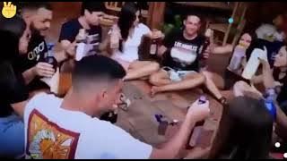 Story' wa terbaru | duduk melingkar gelas berputar