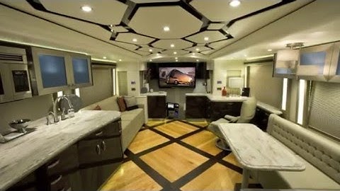 Featherlite Coaches Vantaré Prevost Bus Conversion - Celebration III