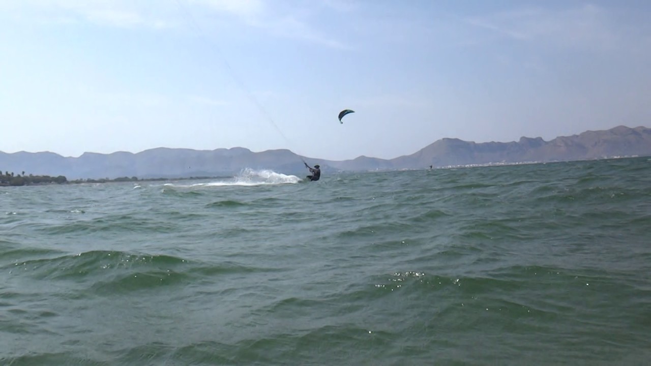 kitesurfing mallorca kite lessons Pollensa kitekurs in August YouTube
