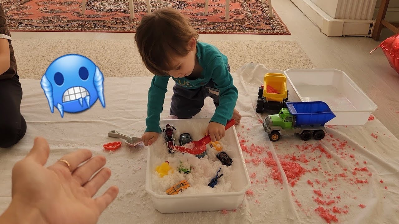 Tufan Eylül Ablasıyla Sahte Buz Yaptı Oyuncak Arabalarını Buzun İçine Gömdü | fun kids video