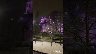 Bəzən Yuxudan Ayilmaq Isdemez Insan,