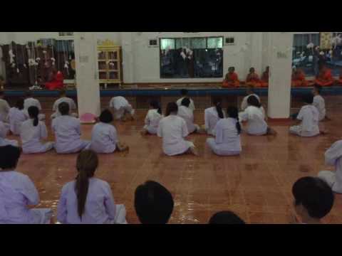 พระครูปริยัติกาญจนโสภณแสดงธรรมกับนักปฎิบัติธรรม