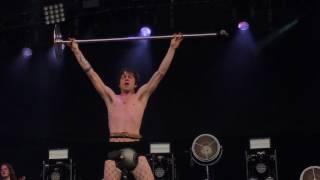[HD] Cage the Elephant - Come a Little Closer (Lolla 2017)