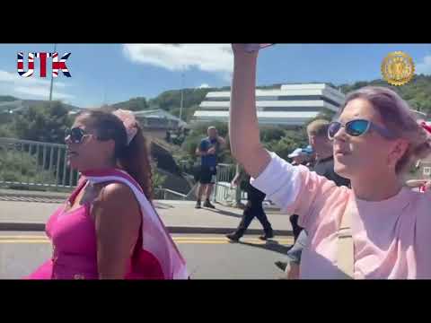 Pink Ladies Protest Crowd Chants: "When Women & Children Are Under Attack, Stand Up & Fight Back!"