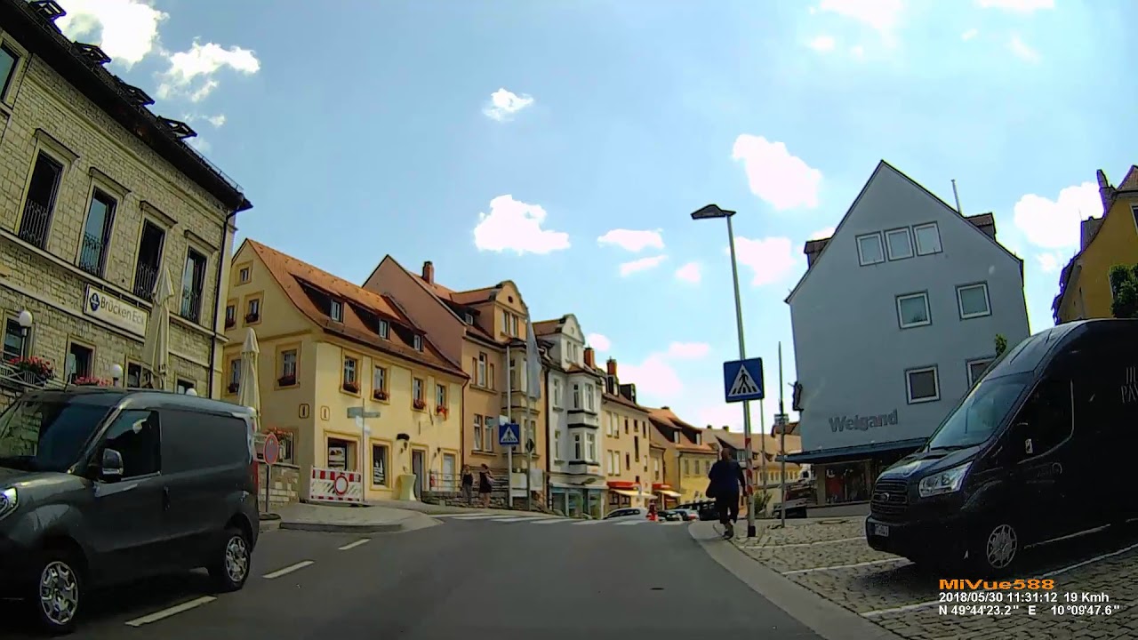 D: Große Kreisstadt Kitzingen. Landkreis Kitzingen. Kurze Fahrt durch die Stadt. Mai 2018