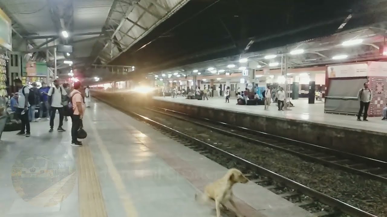 Back to Back 2 High Speed Superfast Trains Skipping Vapi