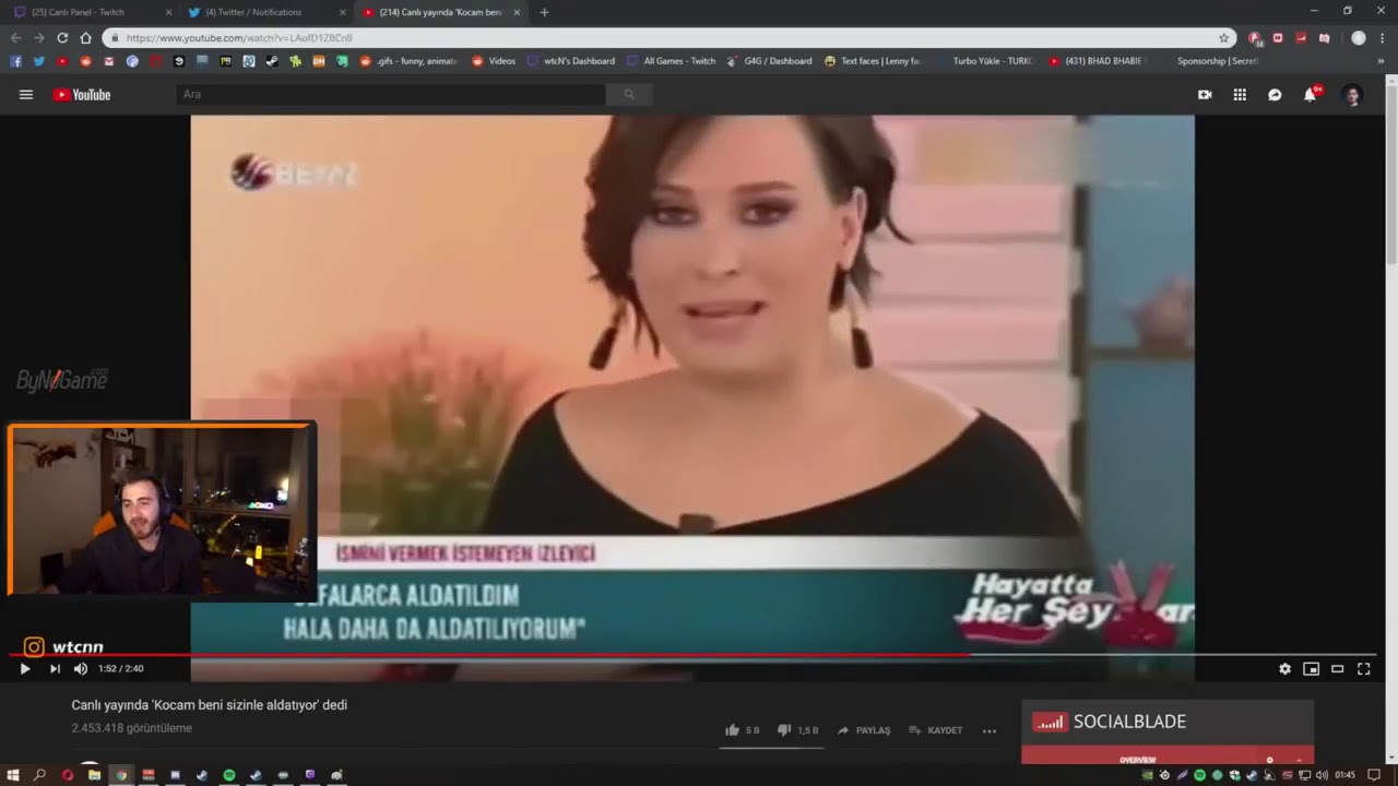 WTCN SUNUCUYA KOCAM BENİ SİZİNLE ALDATIYOR DİYE ARAYAN KADINI İZLİYOR !“},“url“ “