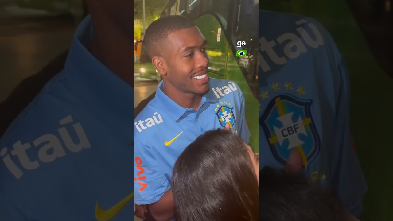 JOGADORES DA SELEÇÃO BRASILEIRA ATENDEM TORCEDORES | #shorts | ge.globo