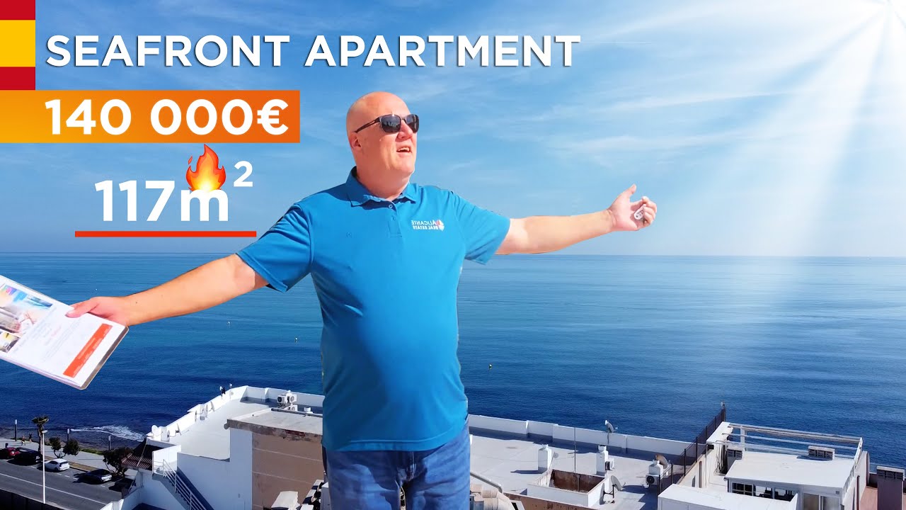 Apartment in Torrevieja 🦜🌴 Penthouse on the seafront with communal pool and huge rooftop terrace