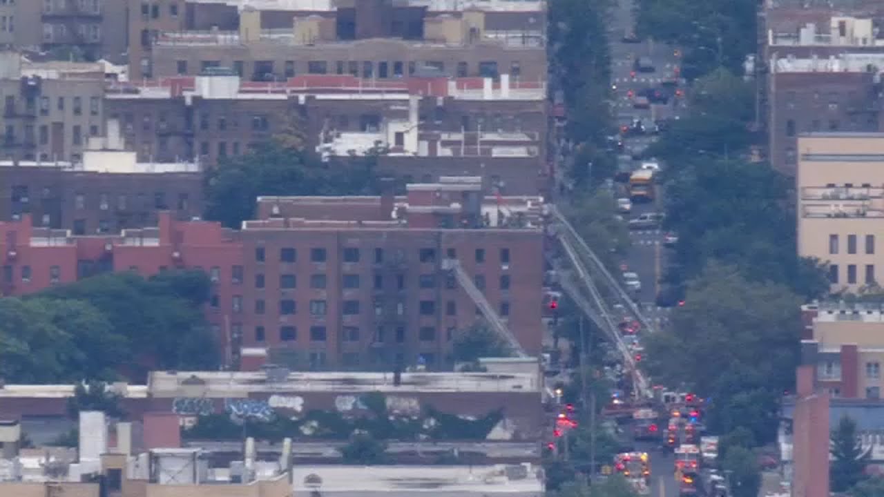 Firefighter injured battling Bronx apartment fire - YouTube