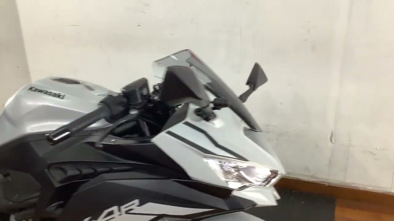 KAWASAKI Ninja ZX-4R SE 2025年モデル 前後ドラレコ スペアキーあり