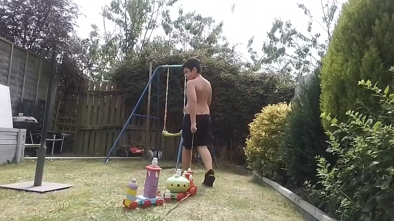 Ninky nonk swap dinner for children (clip)