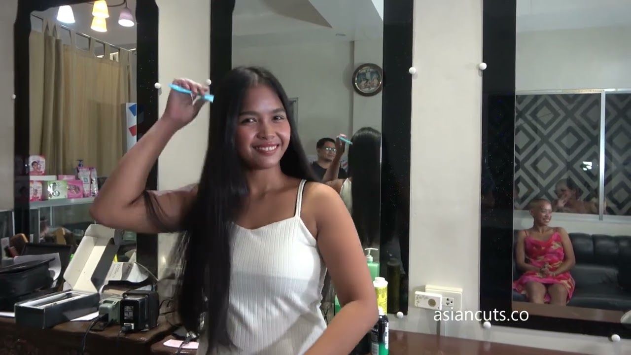 Vid 982 – Geraldine Very Long to Shaved Buzz Cut