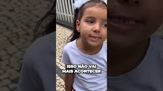 Regra de Conduta Para Crianças no Ônibus Escolar: Nunca se Atrase! - Julinha e Manu #shorts