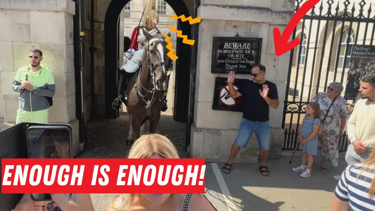 LOUD SHOUT! Royal Guard Finally SNAPS at Disrespectful Tourists