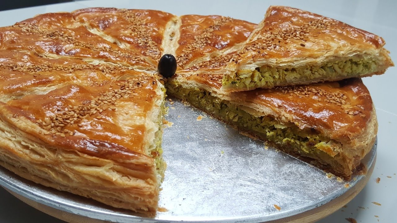 خبزة الدجاج بالعجينة المورقة galette de poulet