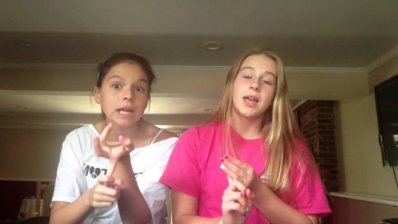 How to Have Fun Inside on a Snow Day (Teen Girls) images foto How to Have Fun Inside on a Snow Day (Teen Girls)