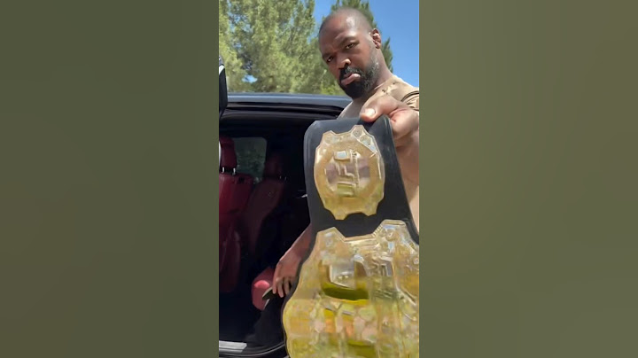 🏆👀 JON JONES TAUNTS TOM ASPINALL BY SHOWING OFF ALL OF HIS UFC TITLES