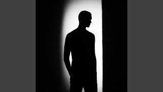 Cinta yang Bersemi dalam Sunyi