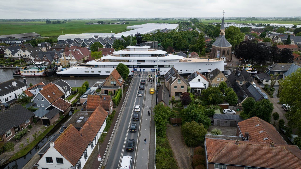 Project 824's transport: tight squeezes with this 100m/ 328ft yacht